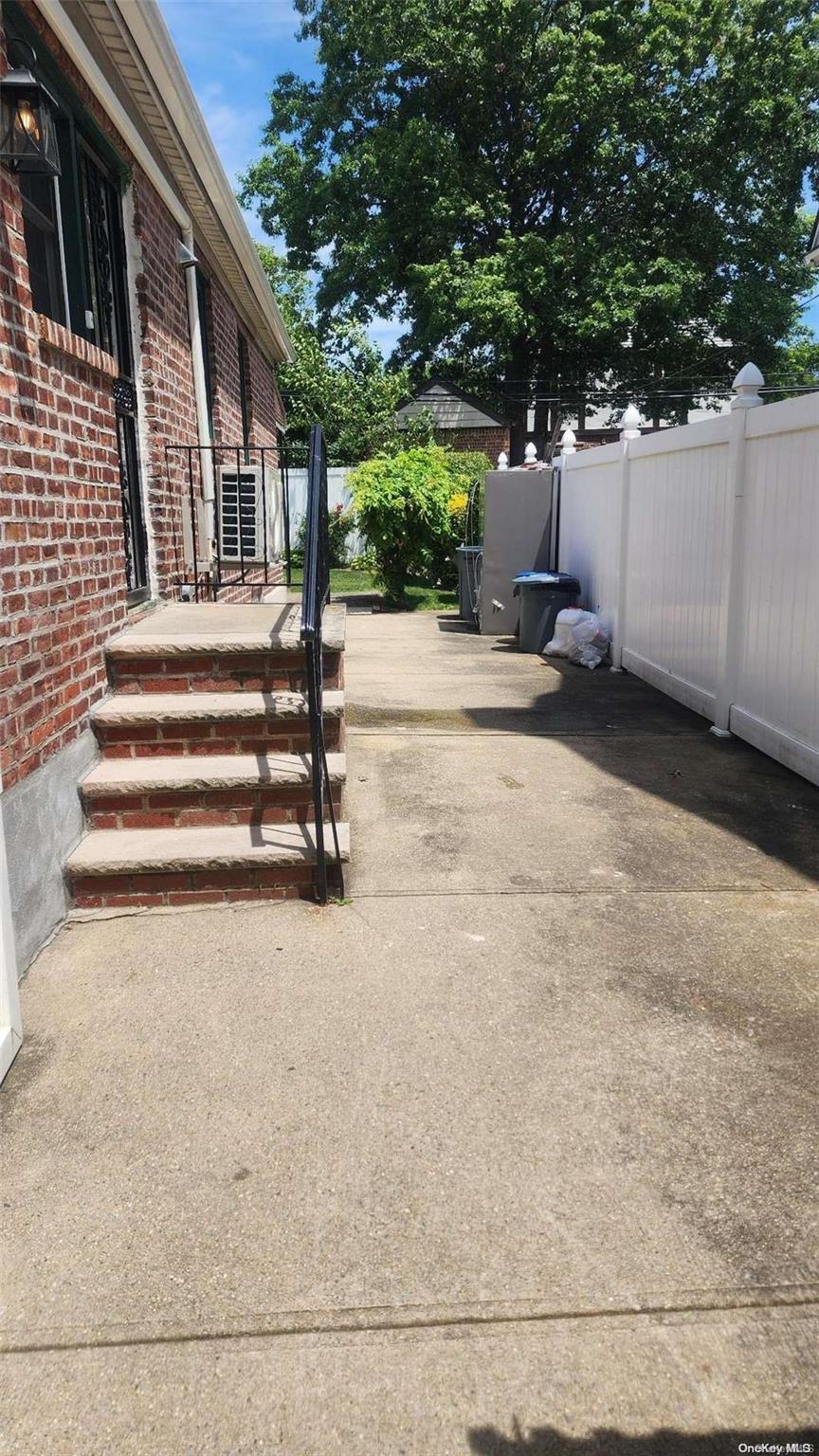 Single Family 213th  Queens, NY 11364, MLS-L3565173-4