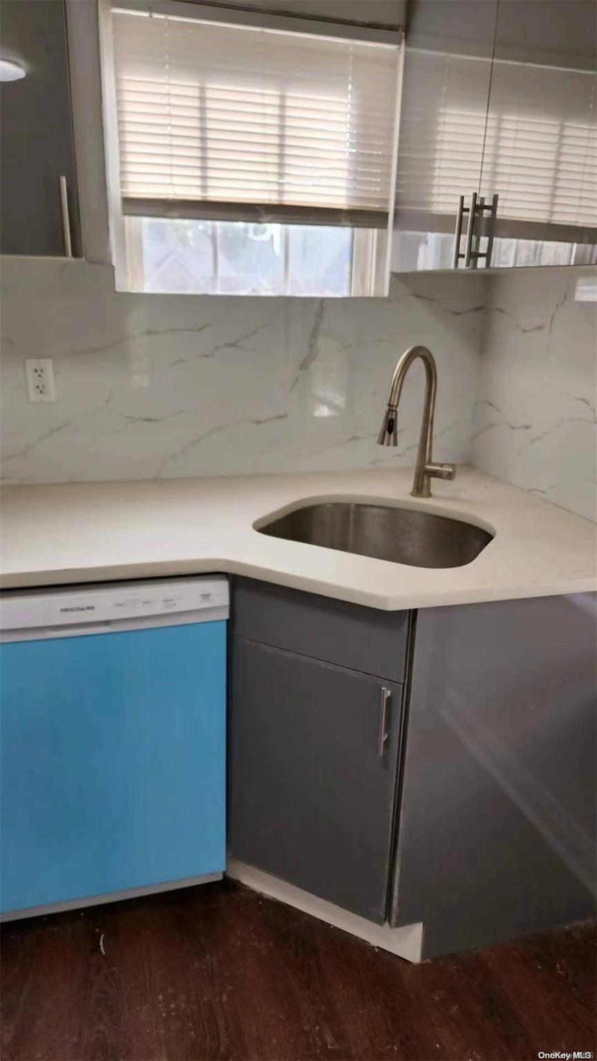Single Family 213th  Queens, NY 11364, MLS-L3565173-9