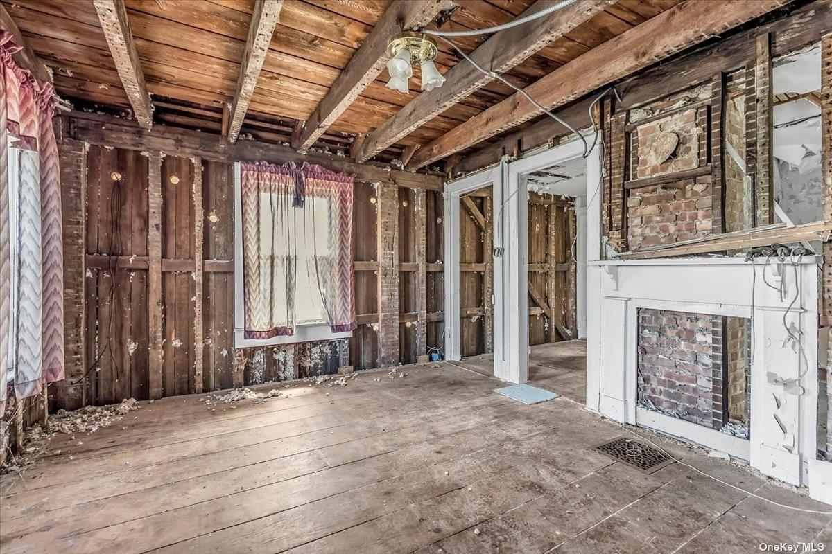 Single Family 3rd  Suffolk County, NY 11944, MLS-L3565361-18