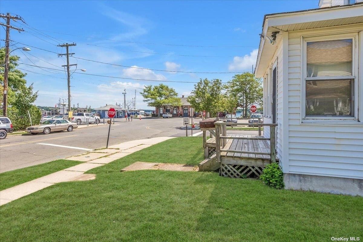 Single Family 3rd  Suffolk County, NY 11944, MLS-L3565361-4