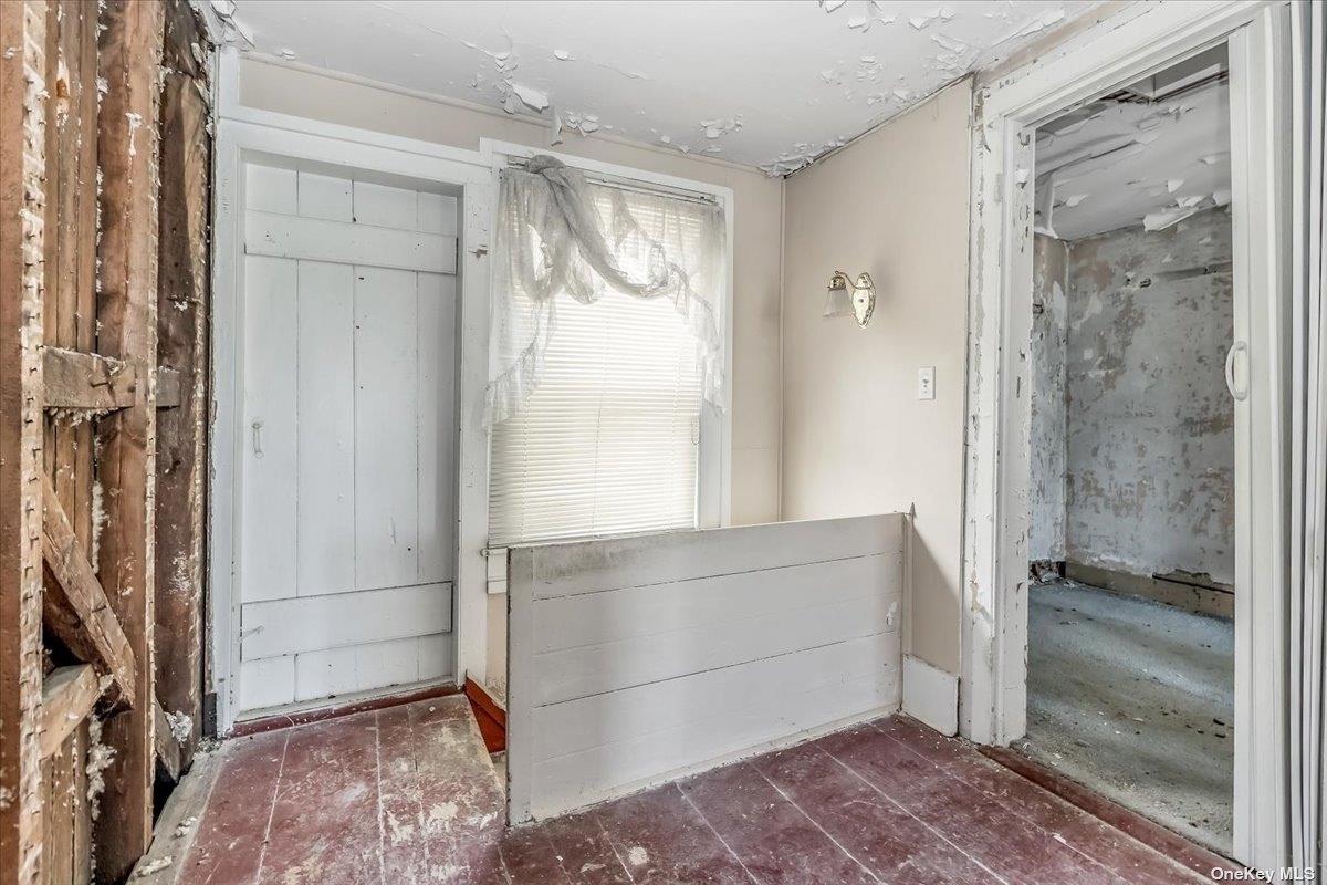 Single Family 3rd  Suffolk County, NY 11944, MLS-L3565361-9