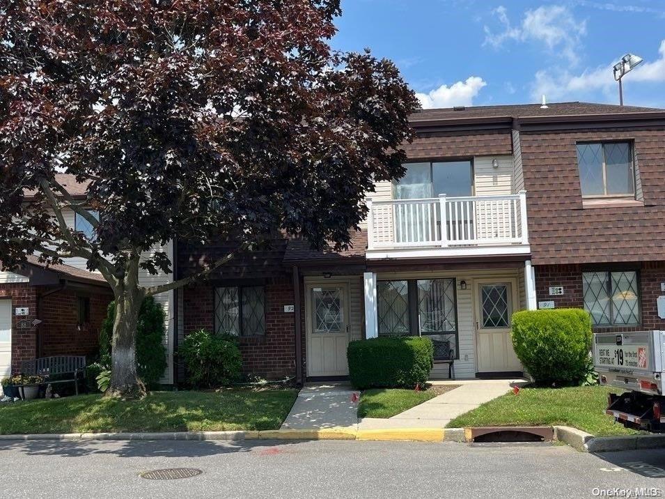 Condo in Babylon - Cambridge  Suffolk County, NY 11726