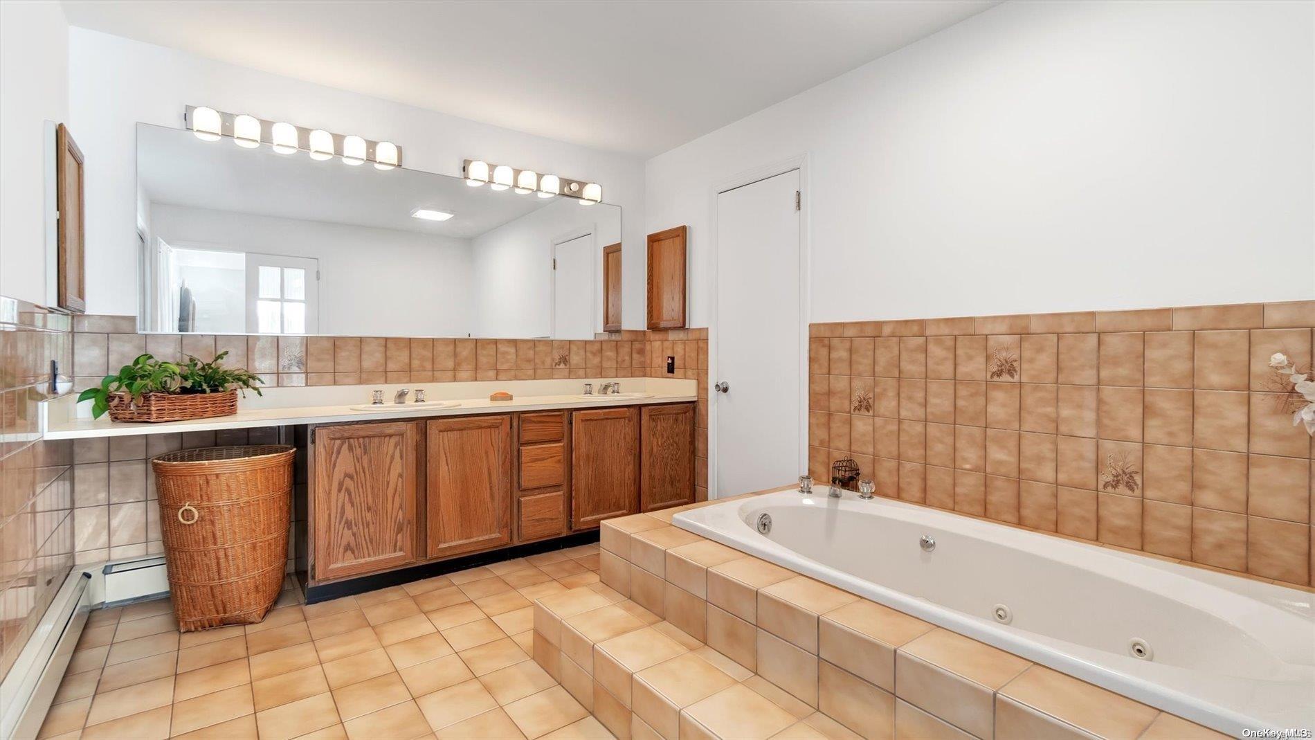 Single Family Peconic Bay  Suffolk County, NY 11931, MLS-L3565420-19
