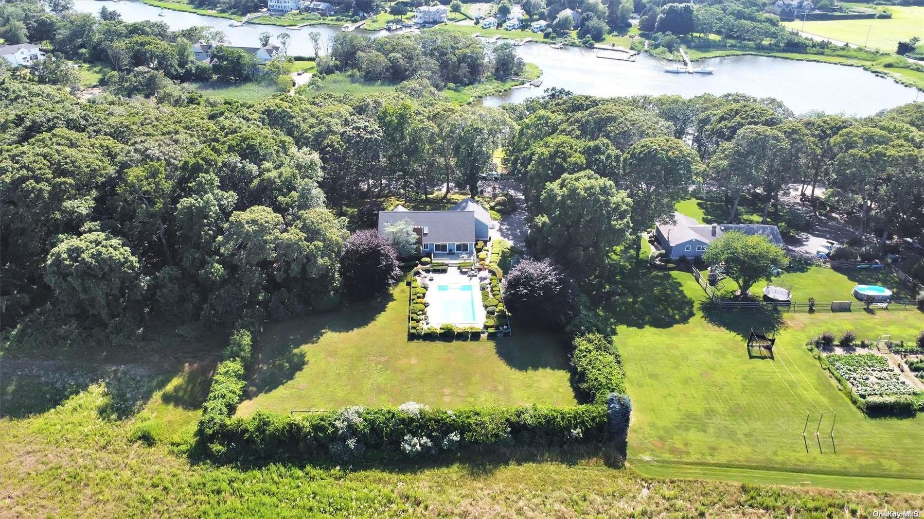 Single Family Peconic Bay  Suffolk County, NY 11931, MLS-L3565420-2