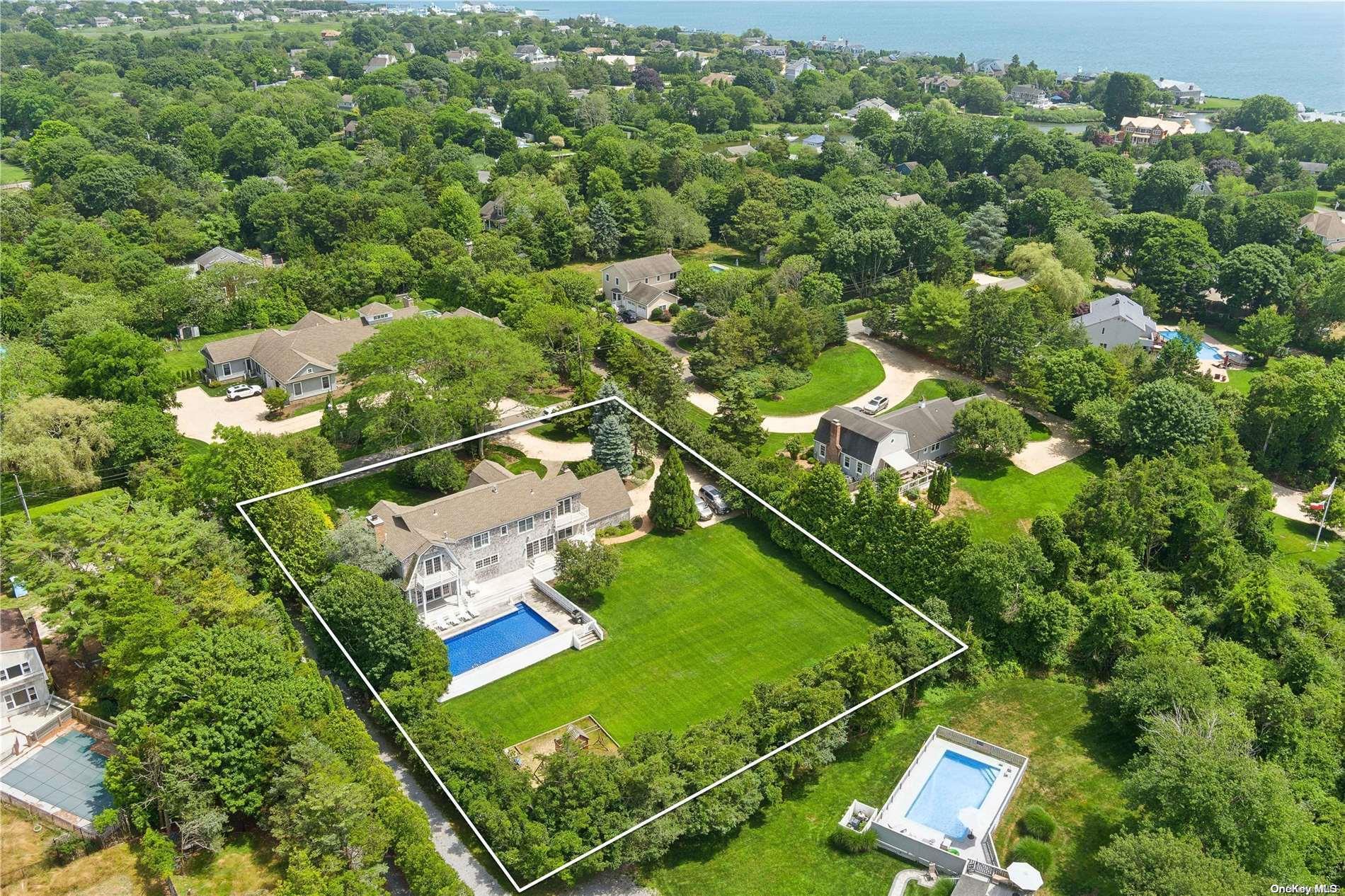 Single Family Rogers  Suffolk County, NY 11960, MLS-L3565941-38