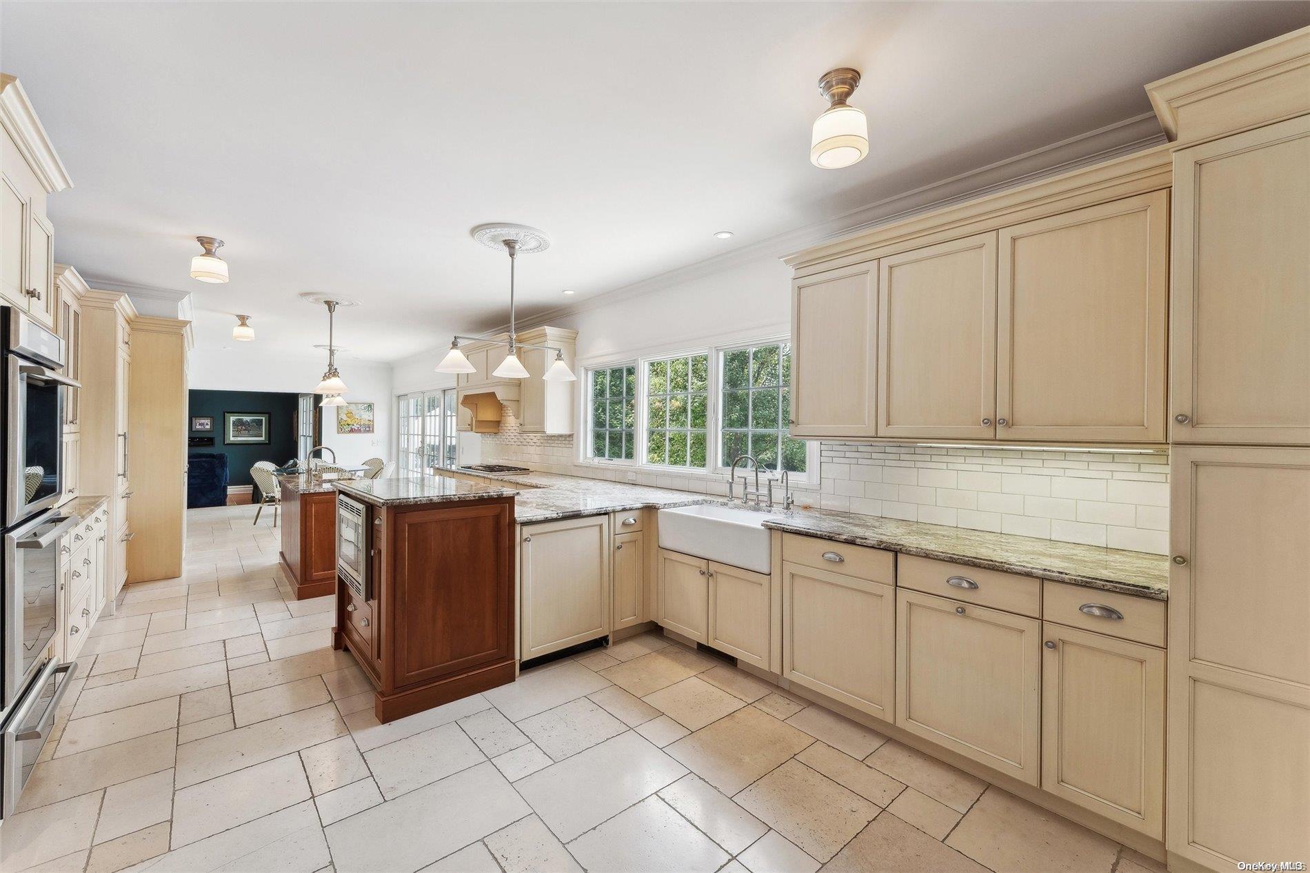 Single Family Rogers  Suffolk County, NY 11960, MLS-L3565941-8