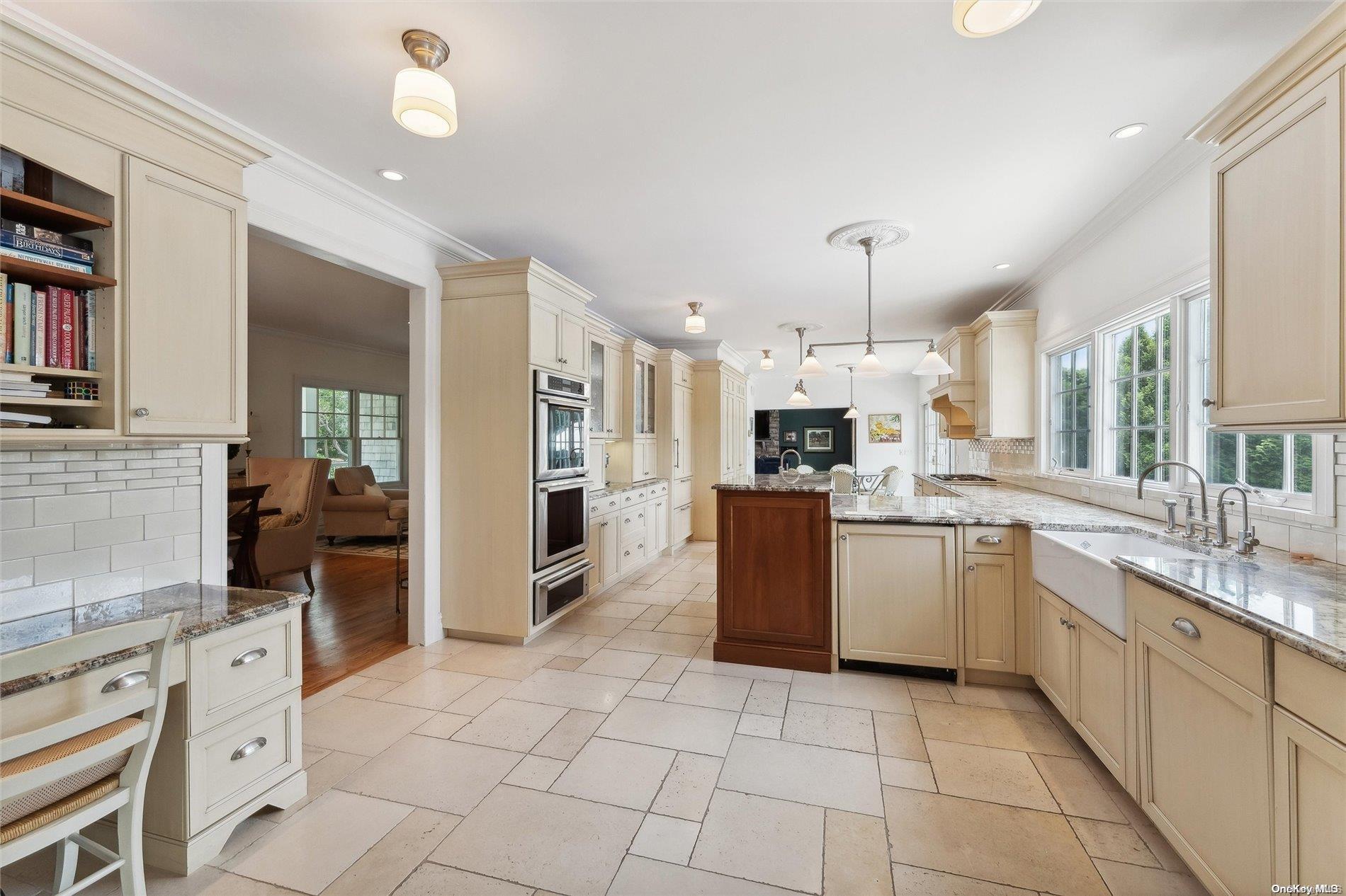 Single Family Rogers  Suffolk County, NY 11960, MLS-L3565941-9