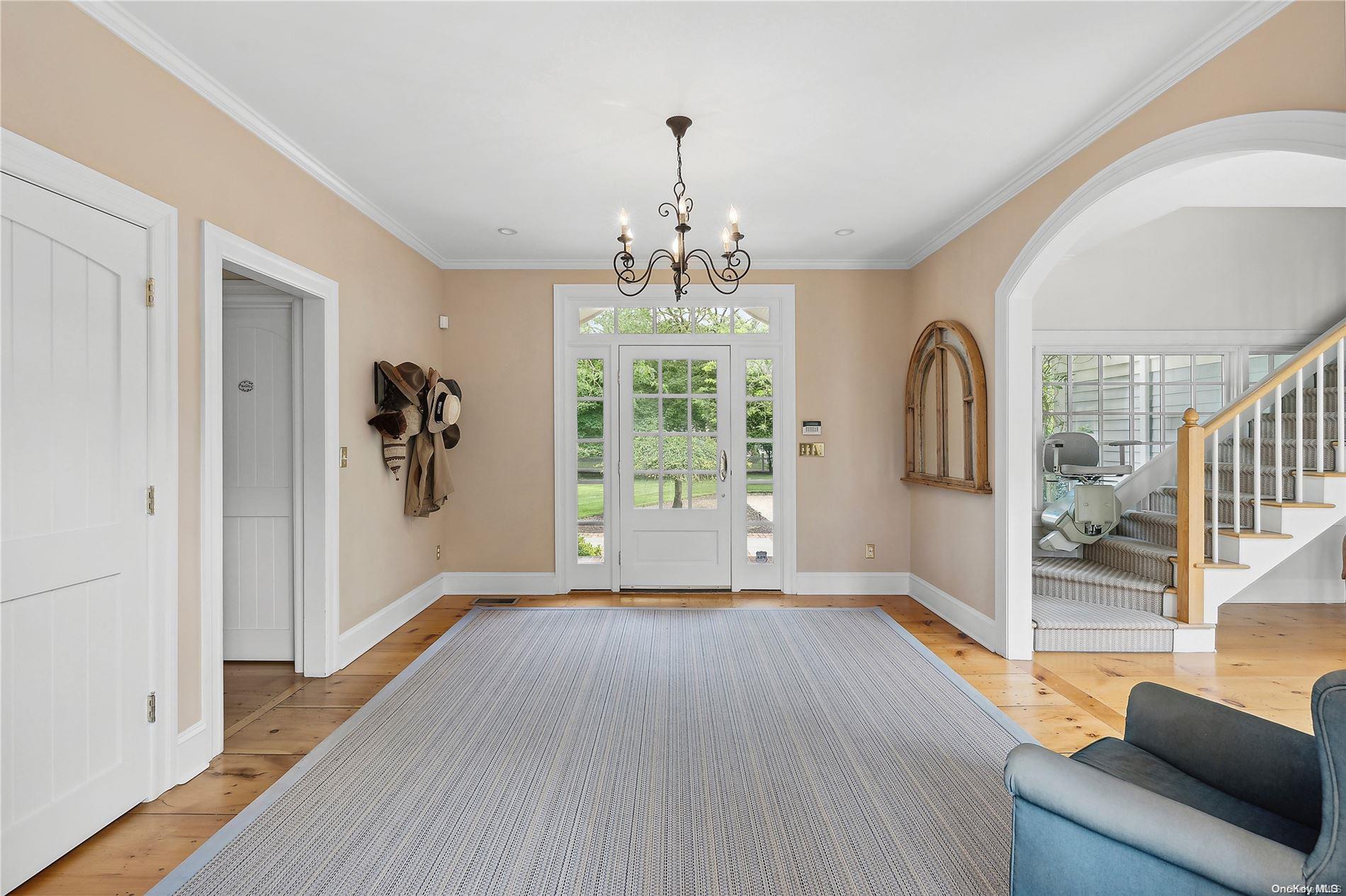 Single Family Downs  Suffolk County, NY 11968, MLS-L3565968-8