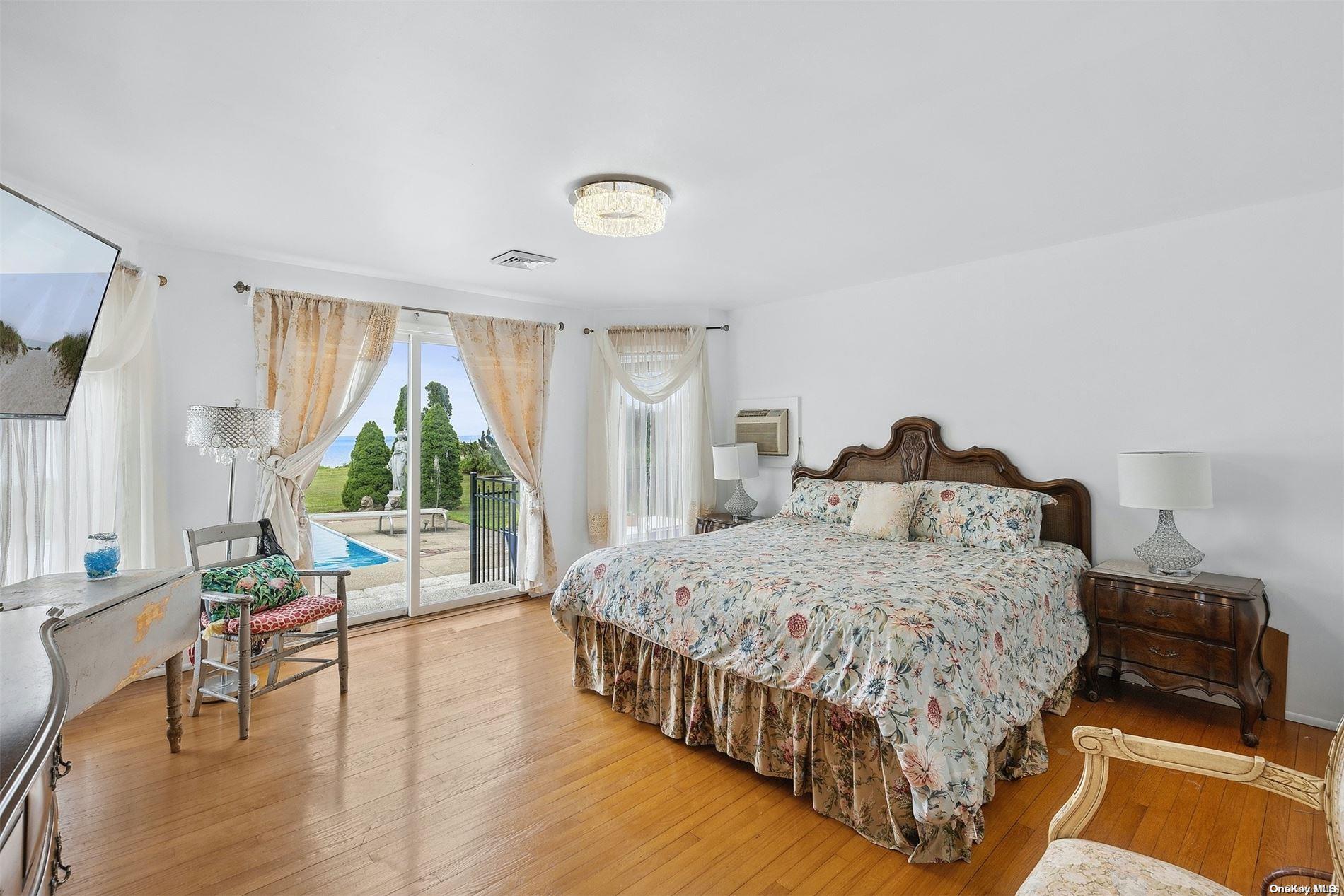 Single Family Last  Suffolk County, NY 11946, MLS-L3566013-12