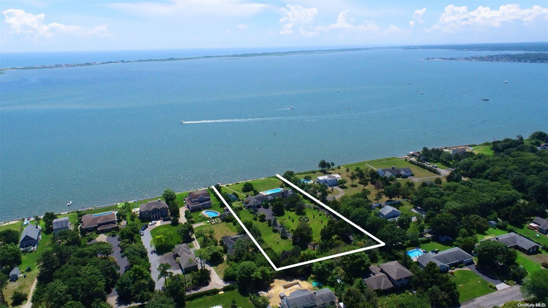 Single Family Last  Suffolk County, NY 11946, MLS-L3566013-4