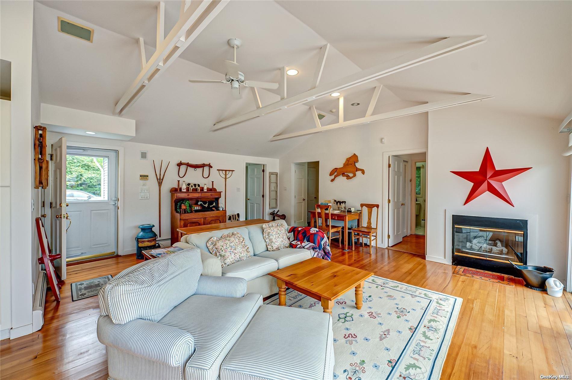 Single Family Landing  Suffolk County, NY 11968, MLS-L3566055-3