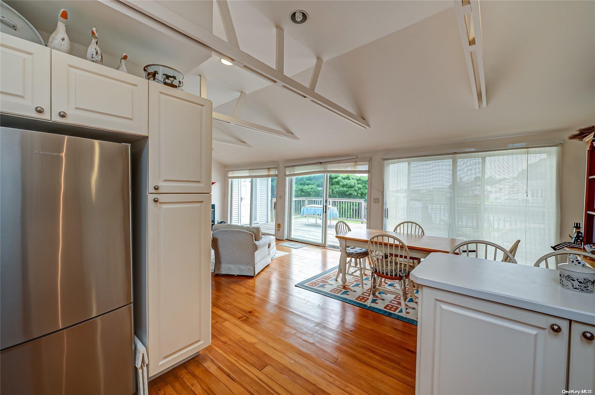 Single Family Landing  Suffolk County, NY 11968, MLS-L3566055-7