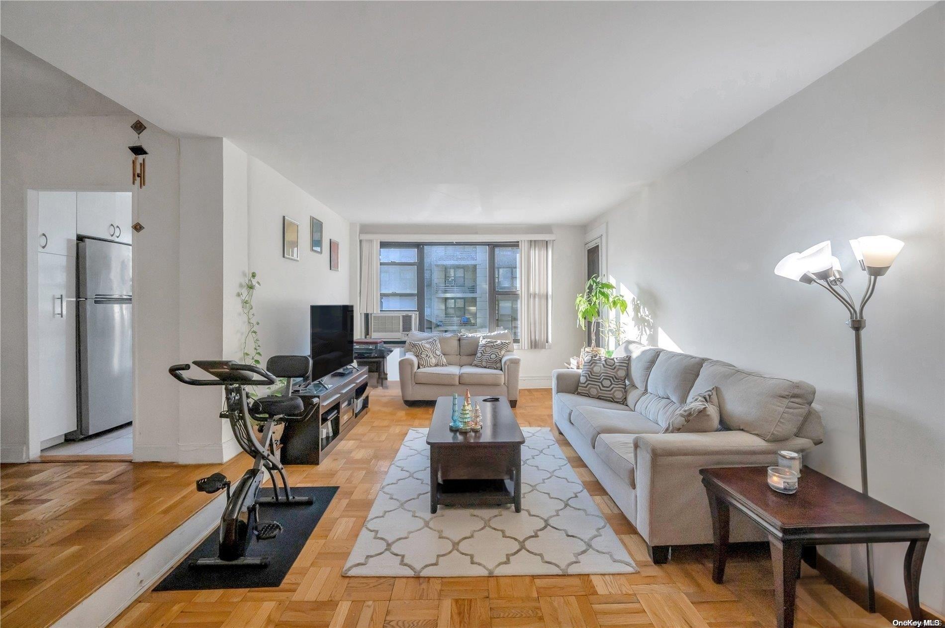 Coop 64th Ave  Queens, NY 11374, MLS-L3566201-3