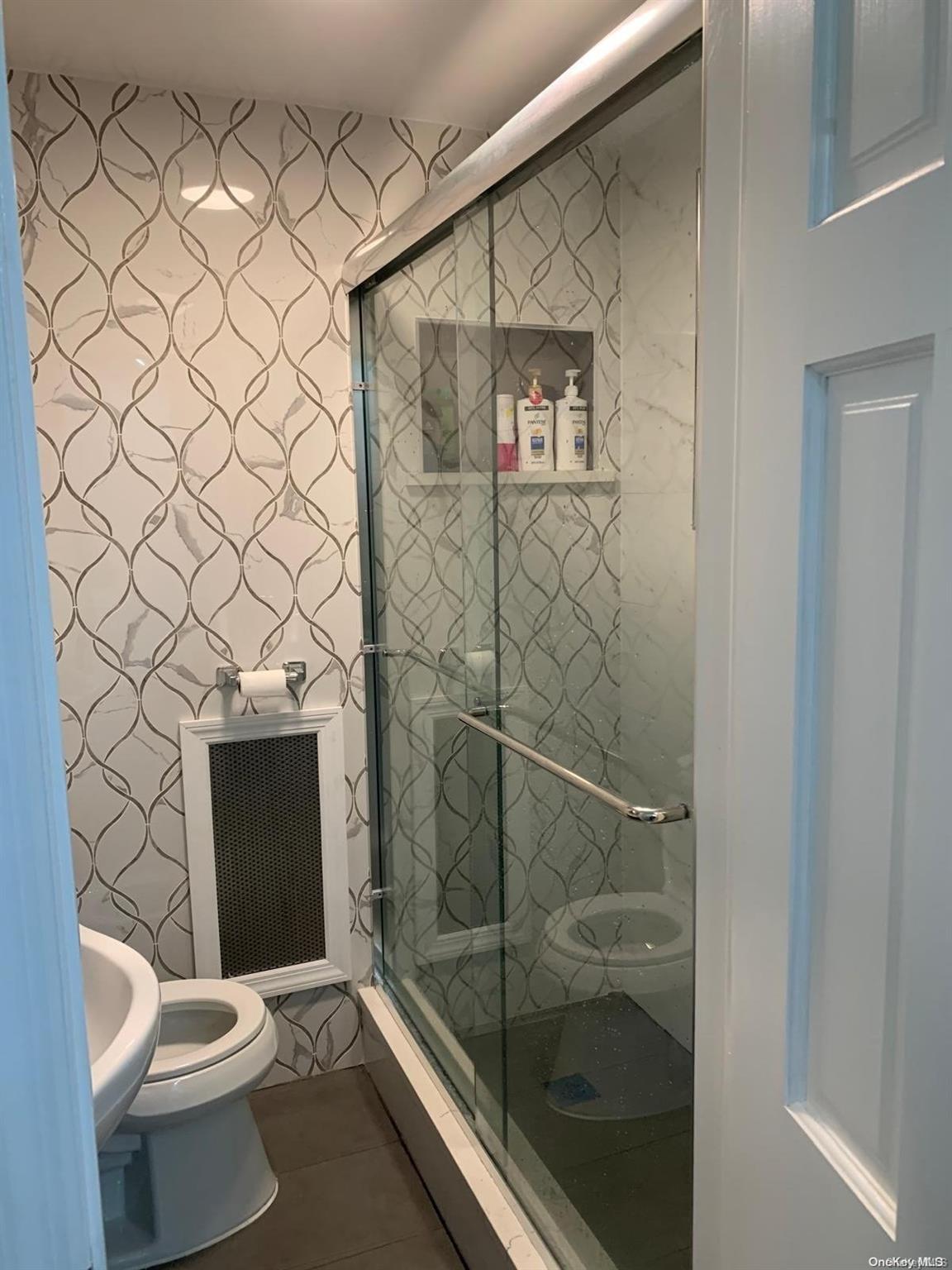 Single Family 104  Queens, NY 11368, MLS-L3566954-12