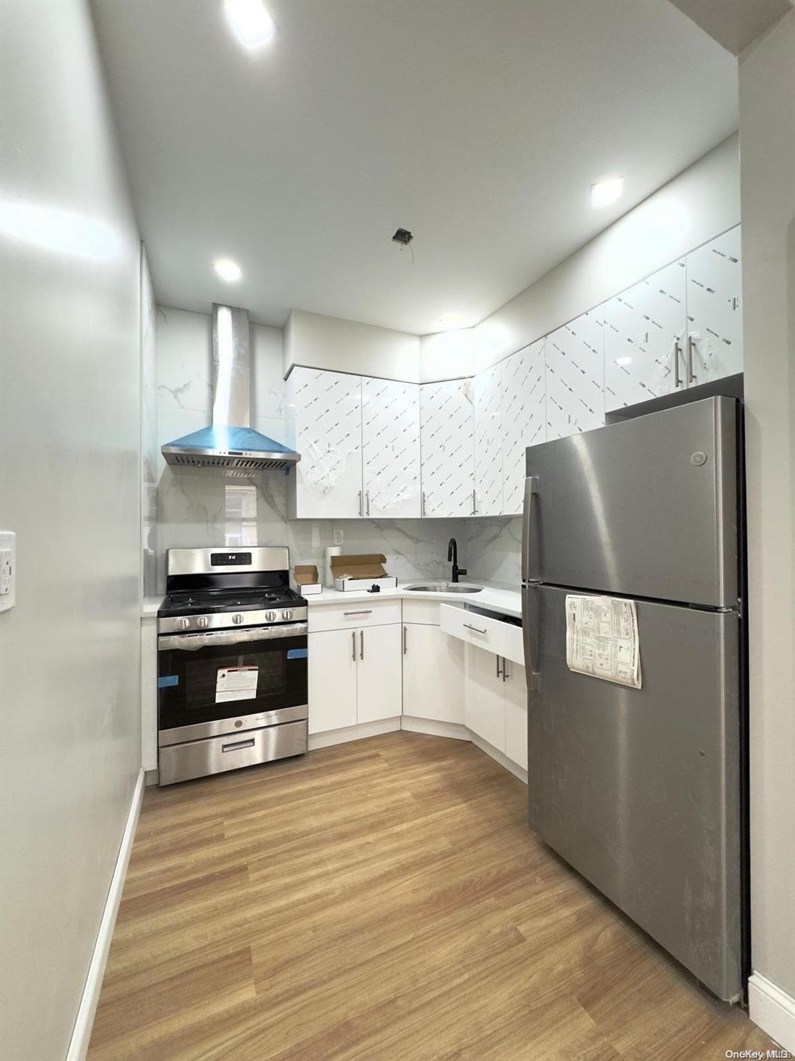 Single Family 104  Queens, NY 11368, MLS-L3566954-5