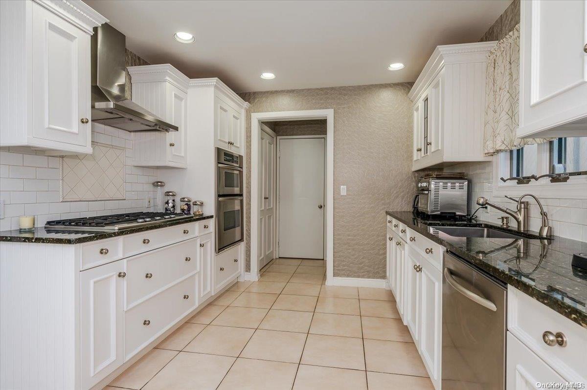 Single Family Beech  Nassau County, NY 11509, MLS-L3567157-8