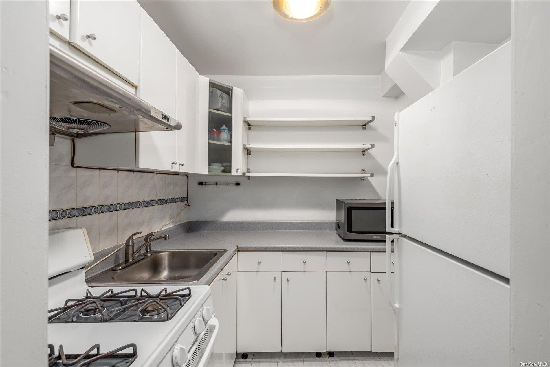 Coop Avenue W  Brooklyn, NY 11223, MLS-L3567405-6