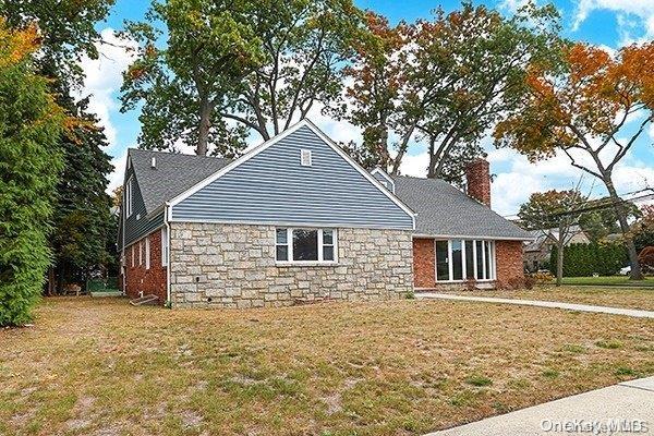 Single Family Berkshire  Nassau County, NY 11570, MLS-L3568796-3