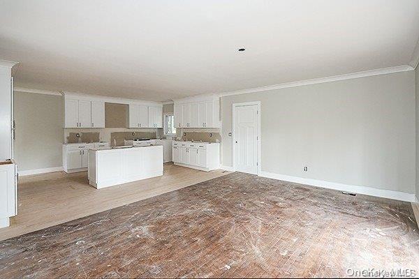 Single Family Berkshire  Nassau County, NY 11570, MLS-L3568796-8