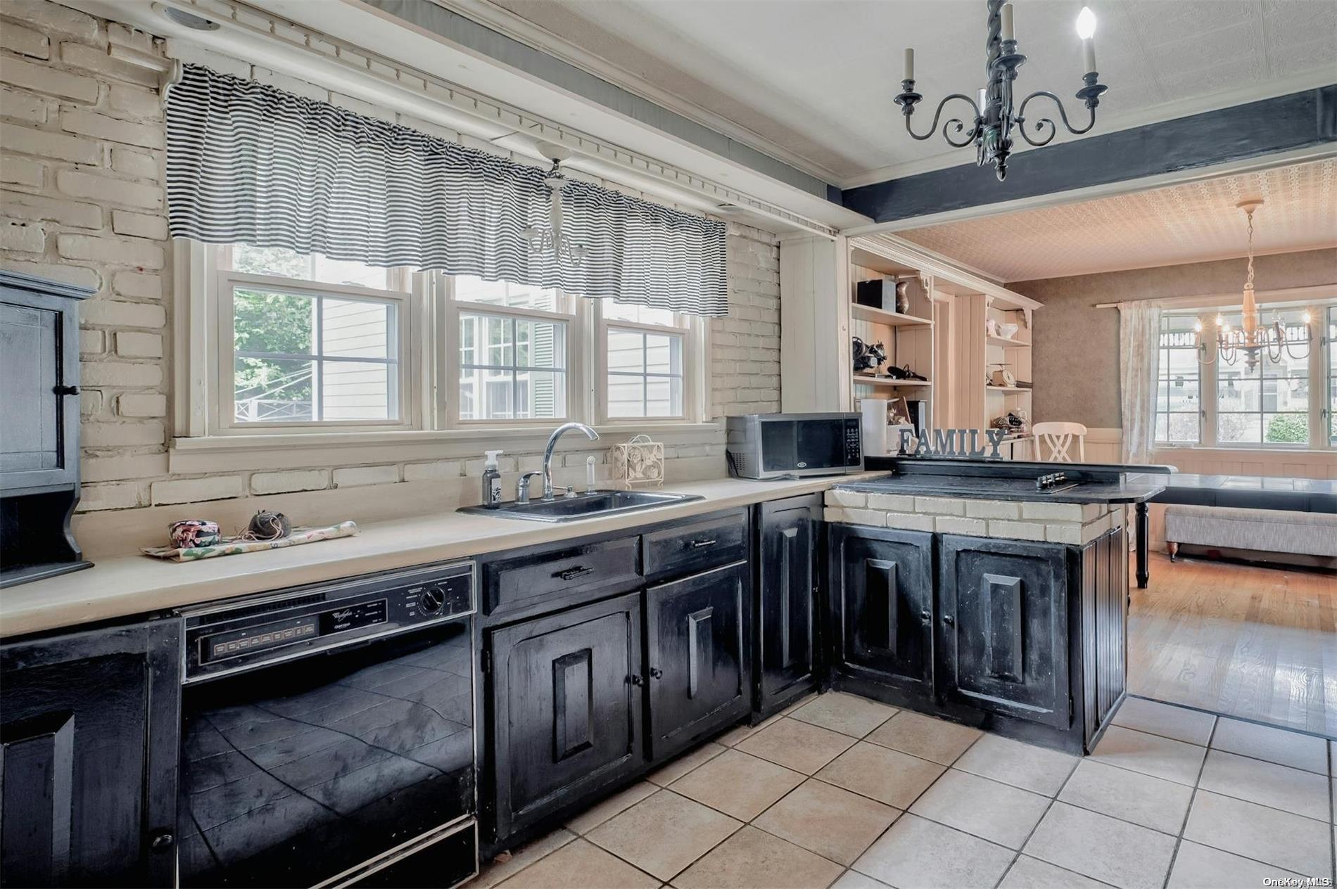 Single Family Monroe  Nassau County, NY 11783, MLS-L3568945-16