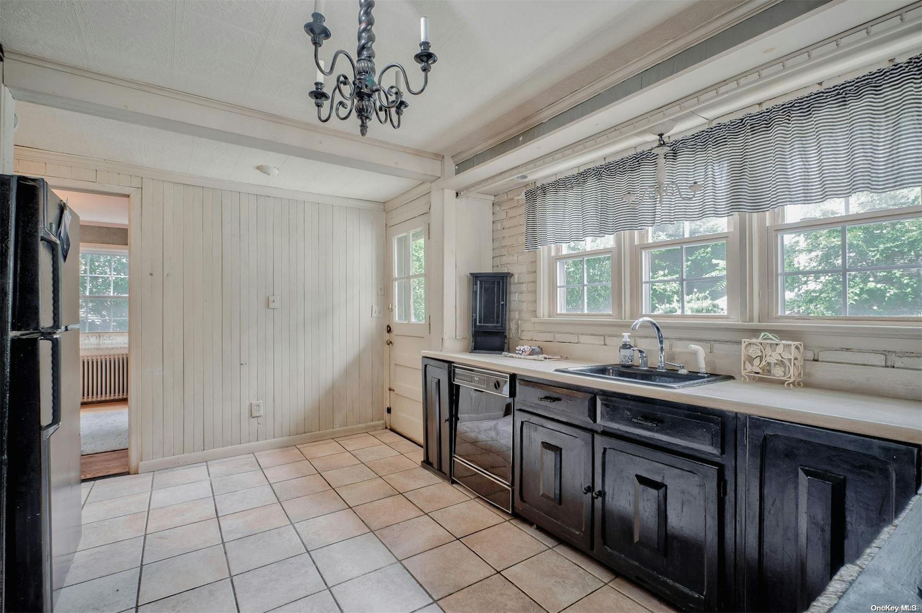 Single Family Monroe  Nassau County, NY 11783, MLS-L3568945-18