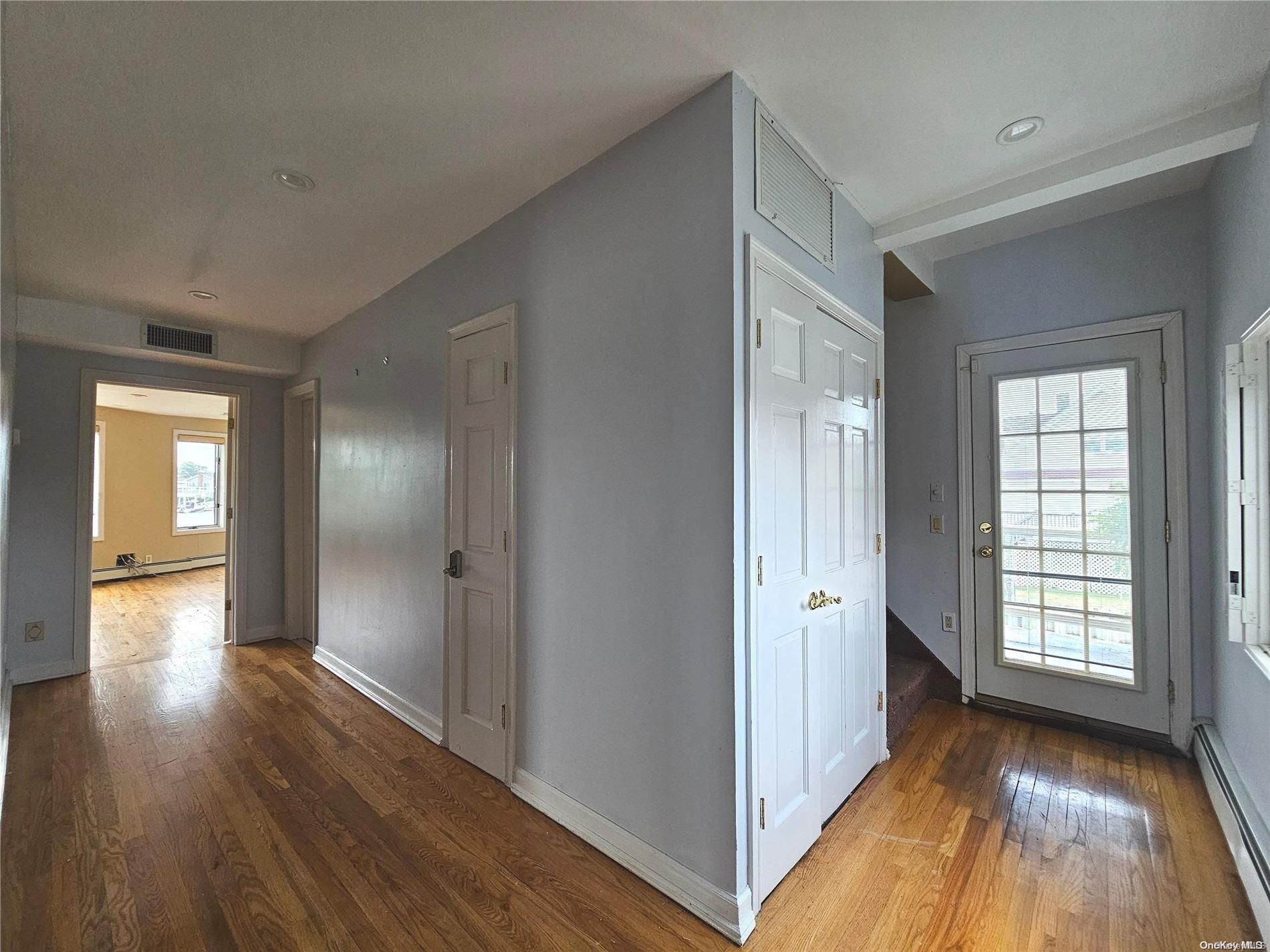 Single Family Van Buren  Nassau County, NY 11510, MLS-L3568968-15