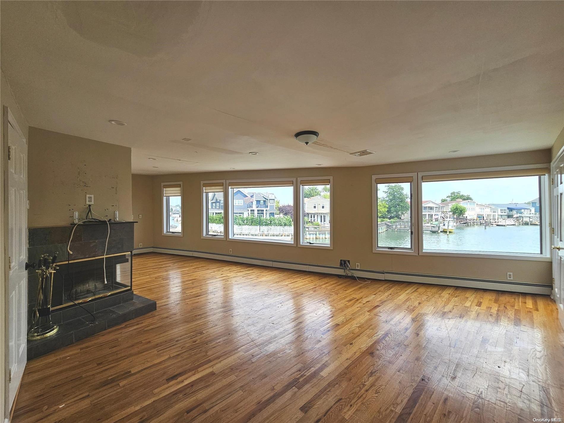 Single Family Van Buren  Nassau County, NY 11510, MLS-L3568968-17