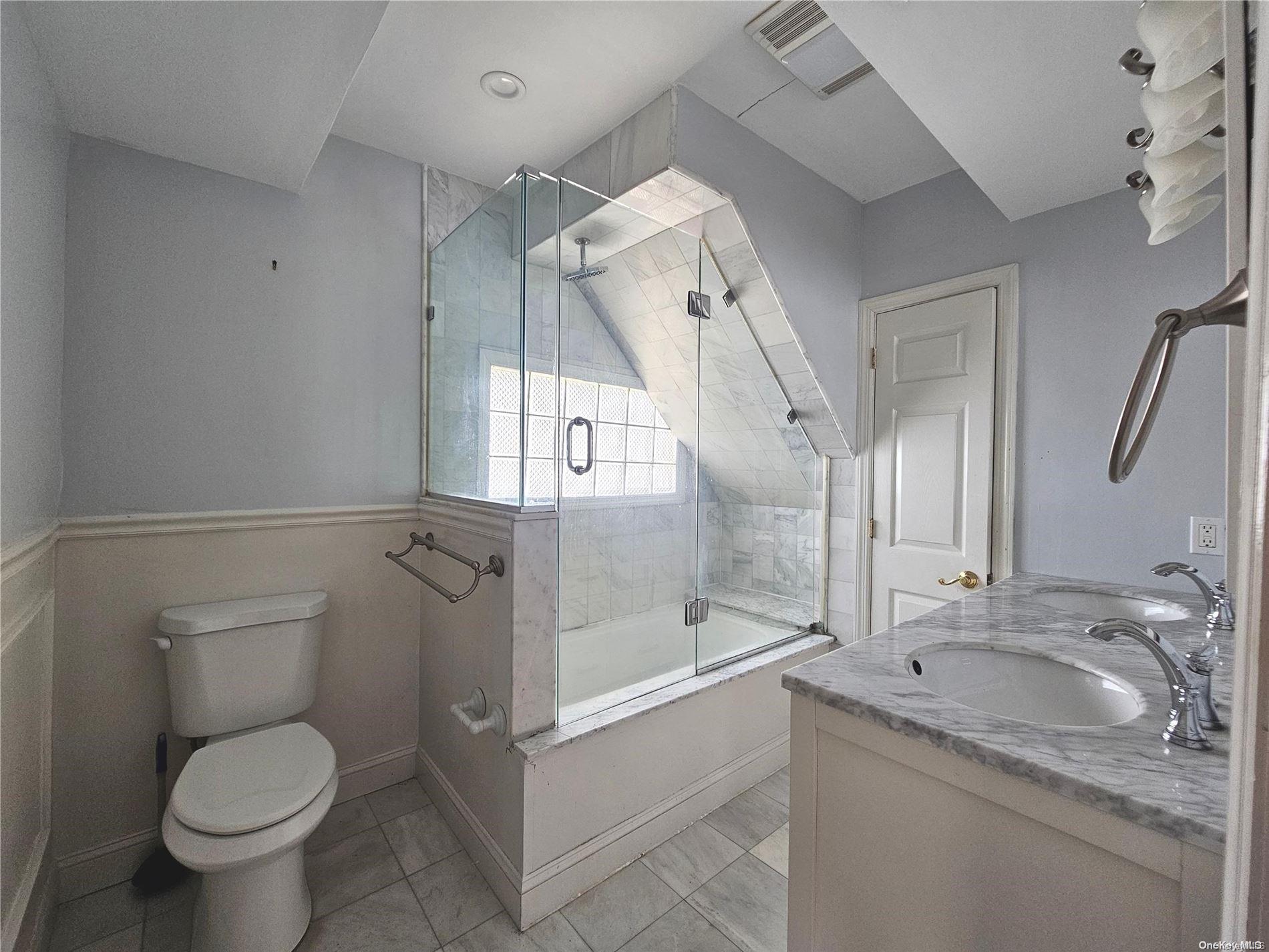 Single Family Van Buren  Nassau County, NY 11510, MLS-L3568968-19