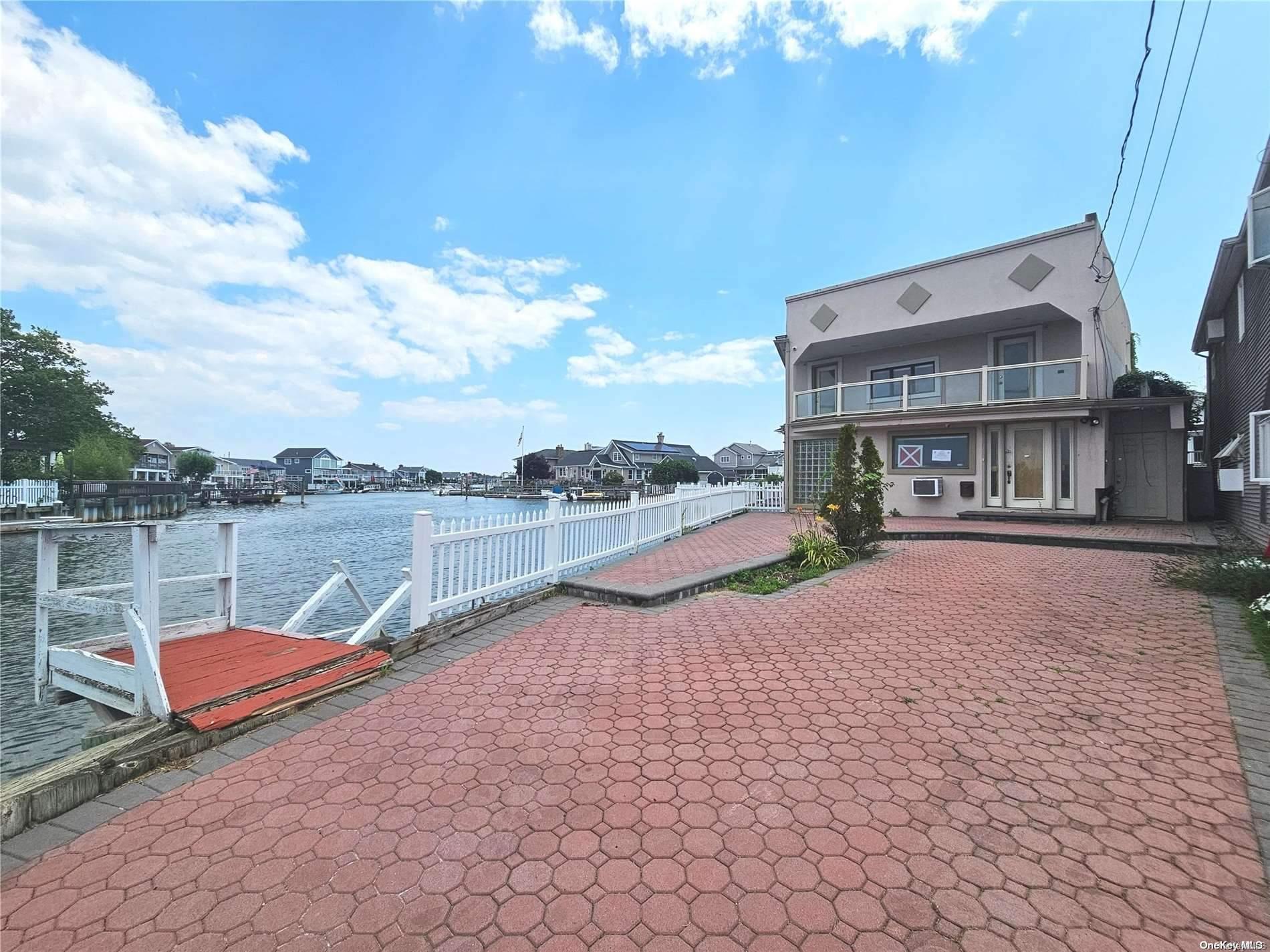 Single Family Van Buren  Nassau County, NY 11510, MLS-L3568968-2