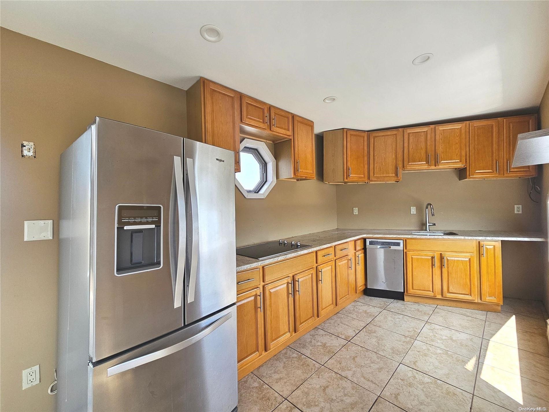 Single Family Van Buren  Nassau County, NY 11510, MLS-L3568968-25