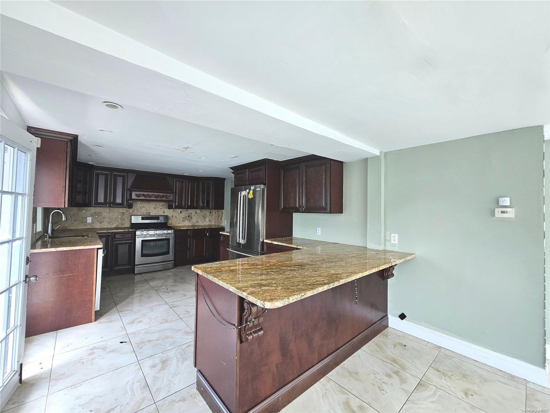 Single Family Van Buren  Nassau County, NY 11510, MLS-L3568968-6
