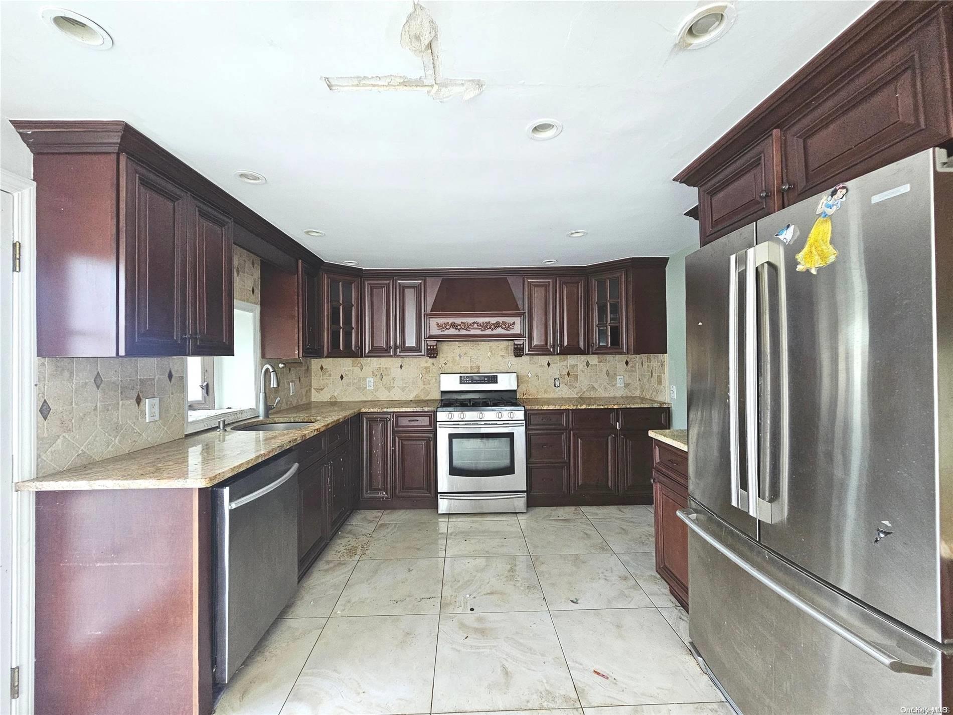 Single Family Van Buren  Nassau County, NY 11510, MLS-L3568968-8