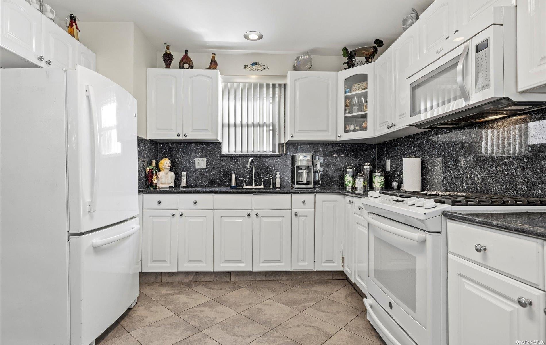 Single Family 149th  Queens, NY 11417, MLS-L3568970-8