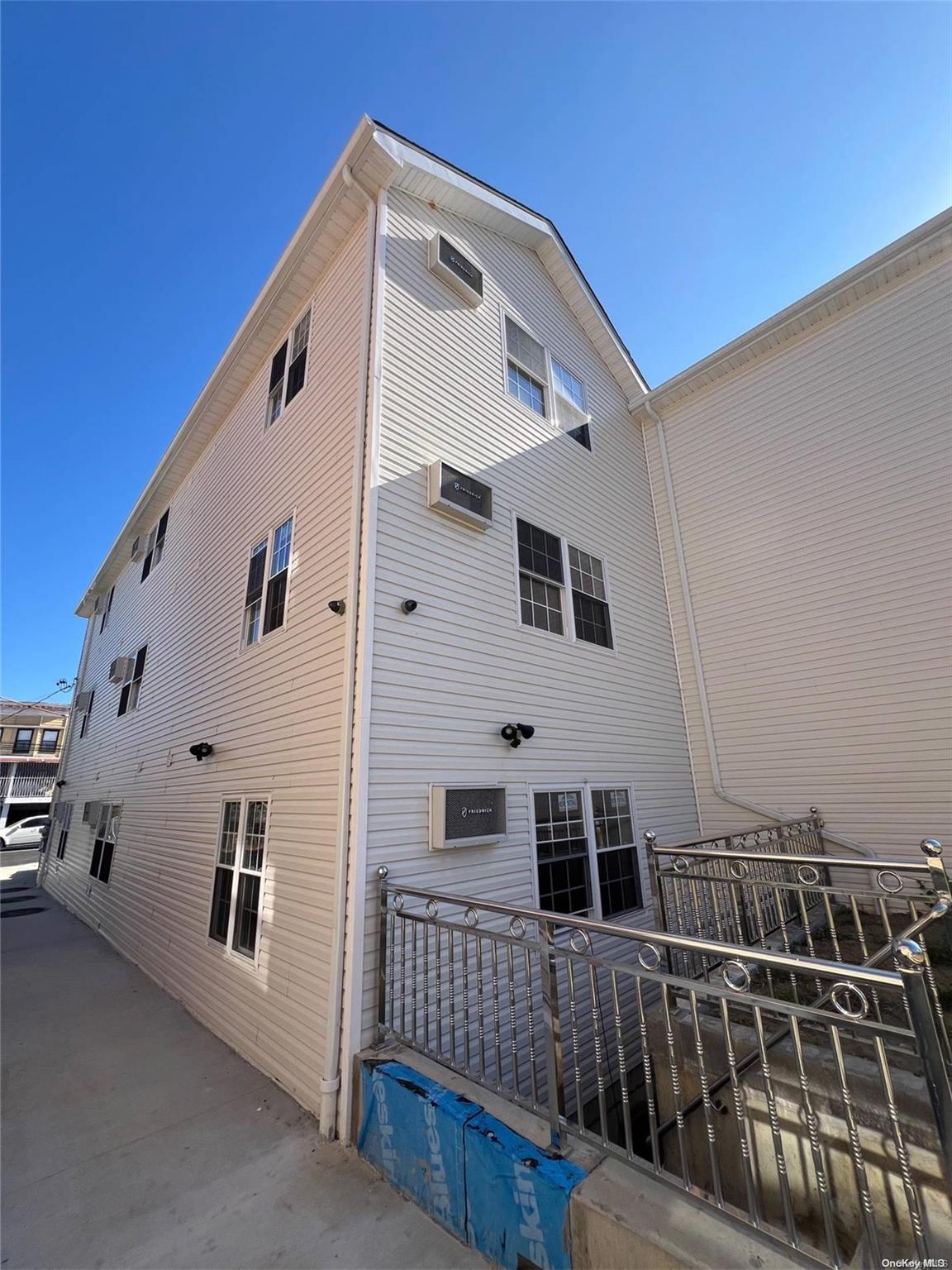 Single Family Underhill Ave  Bronx, NY 10473, MLS-L3569121-13