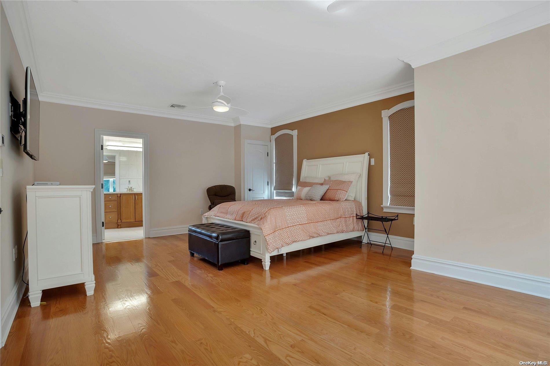 Single Family Boulevard  Queens, NY 11357, MLS-L3569142-18