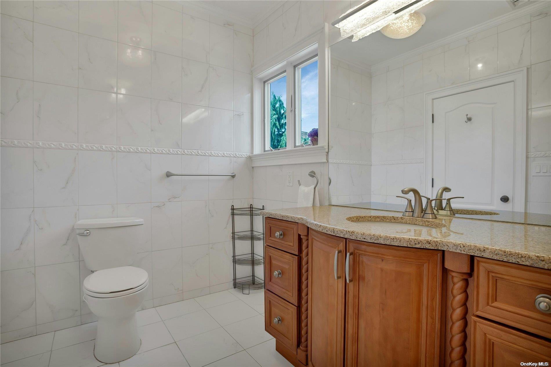 Single Family Boulevard  Queens, NY 11357, MLS-L3569142-20