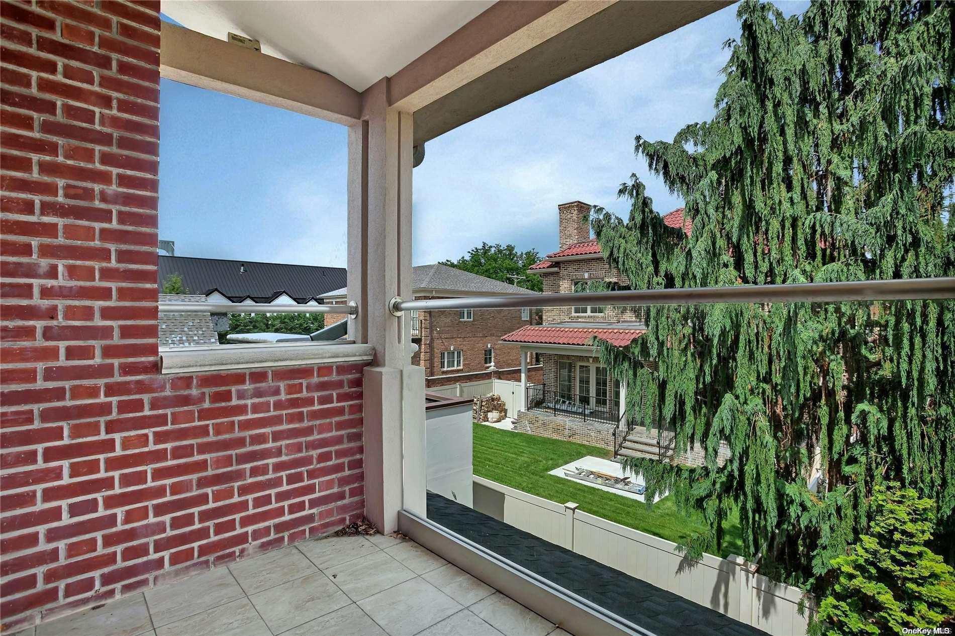 Single Family Boulevard  Queens, NY 11357, MLS-L3569142-23