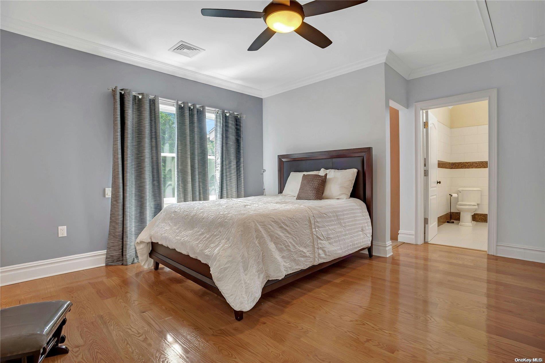 Single Family Boulevard  Queens, NY 11357, MLS-L3569142-24