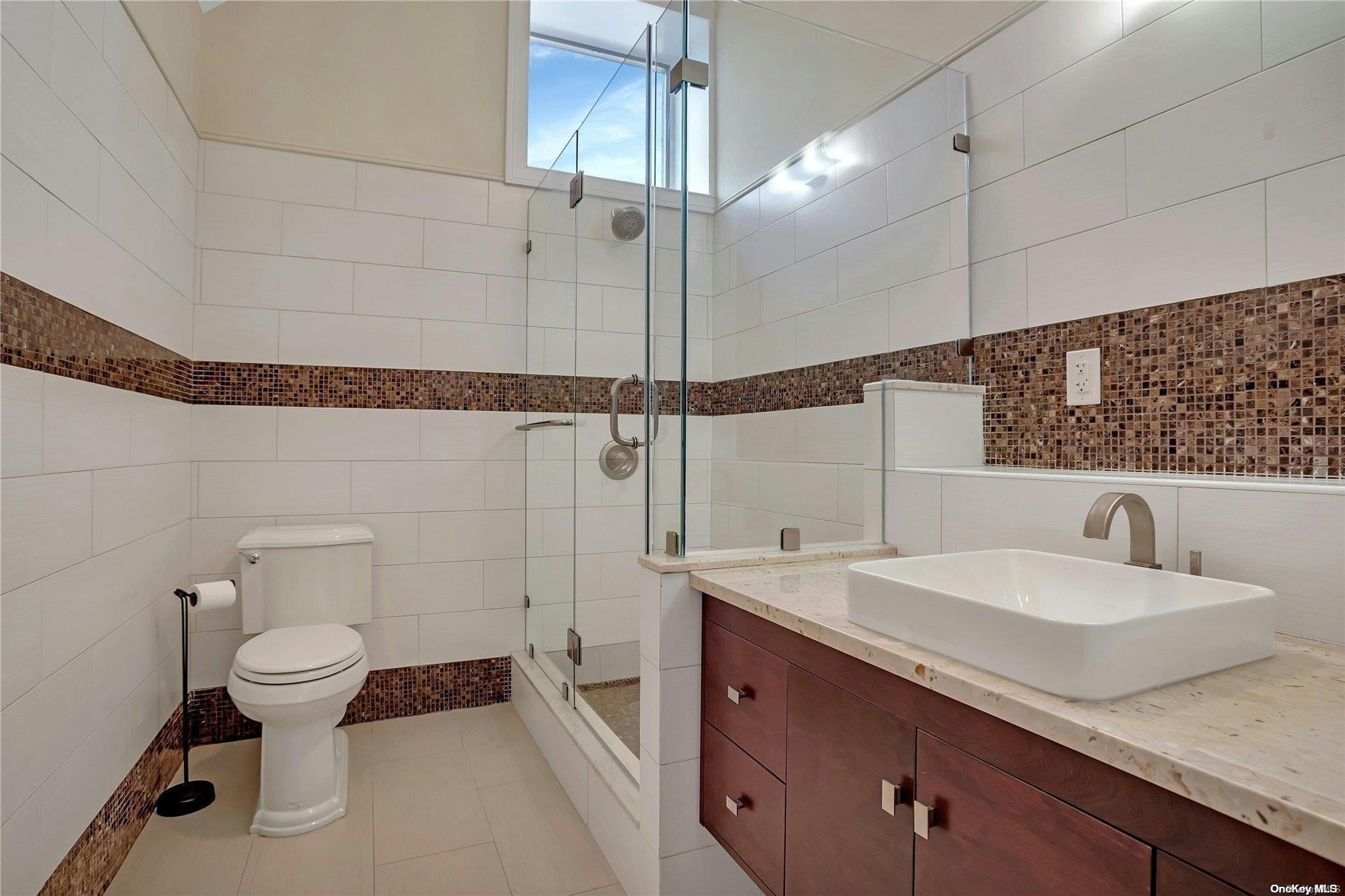 Single Family Boulevard  Queens, NY 11357, MLS-L3569142-25