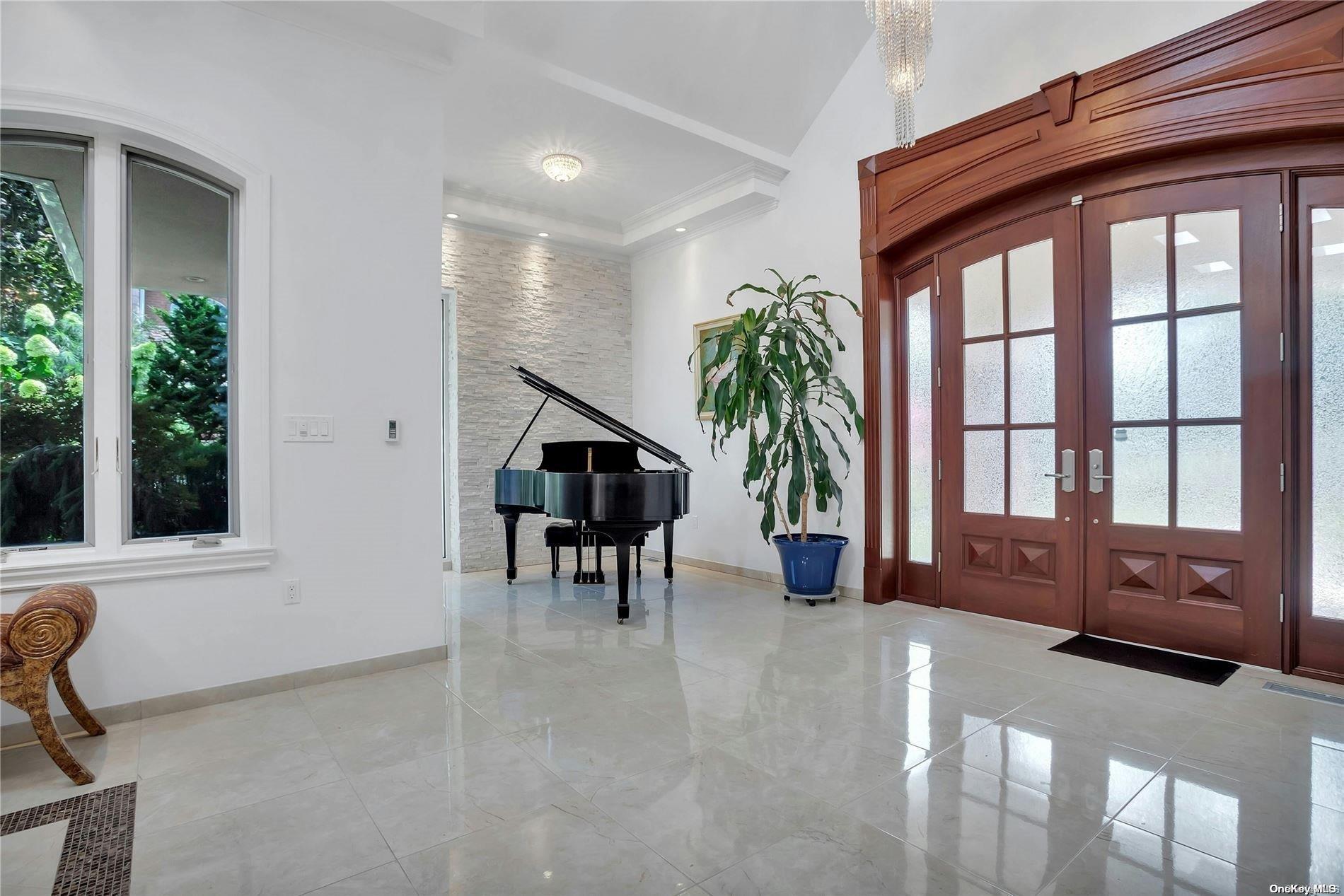 Single Family Boulevard  Queens, NY 11357, MLS-L3569142-4