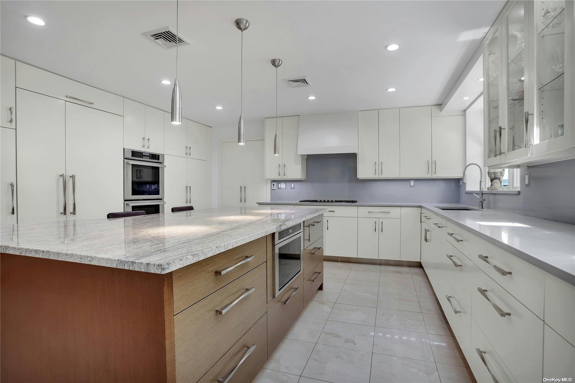 Single Family Boulevard  Queens, NY 11357, MLS-L3569142-9
