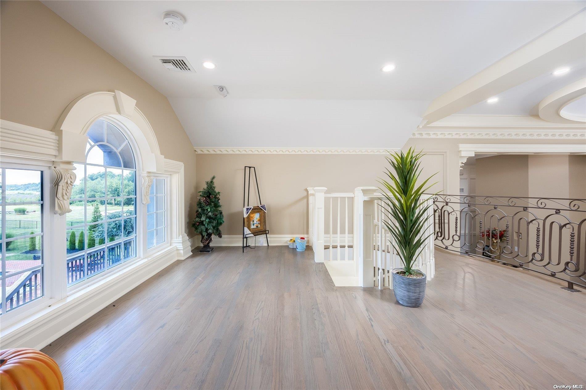 Single Family Old Neck  Suffolk County, NY 11934, MLS-L3569309-14