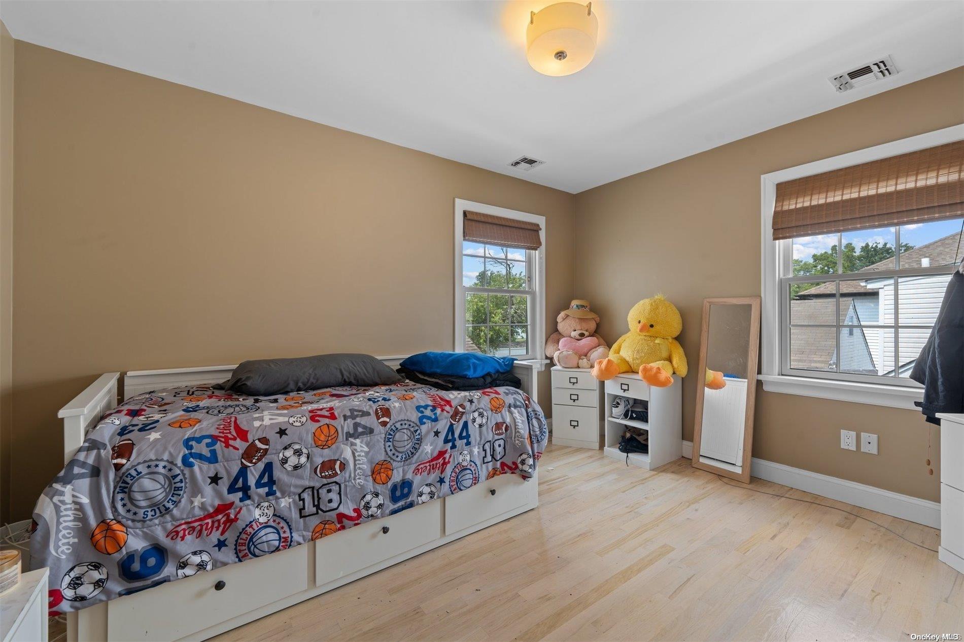 Single Family Sunrise  Nassau County, NY 11710, MLS-L3569391-15