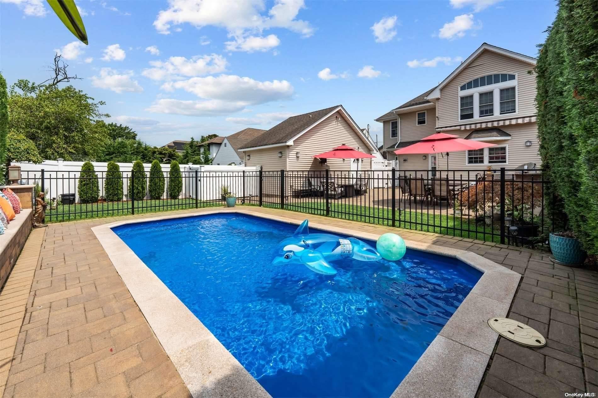 Single Family Sunrise  Nassau County, NY 11710, MLS-L3569391-2