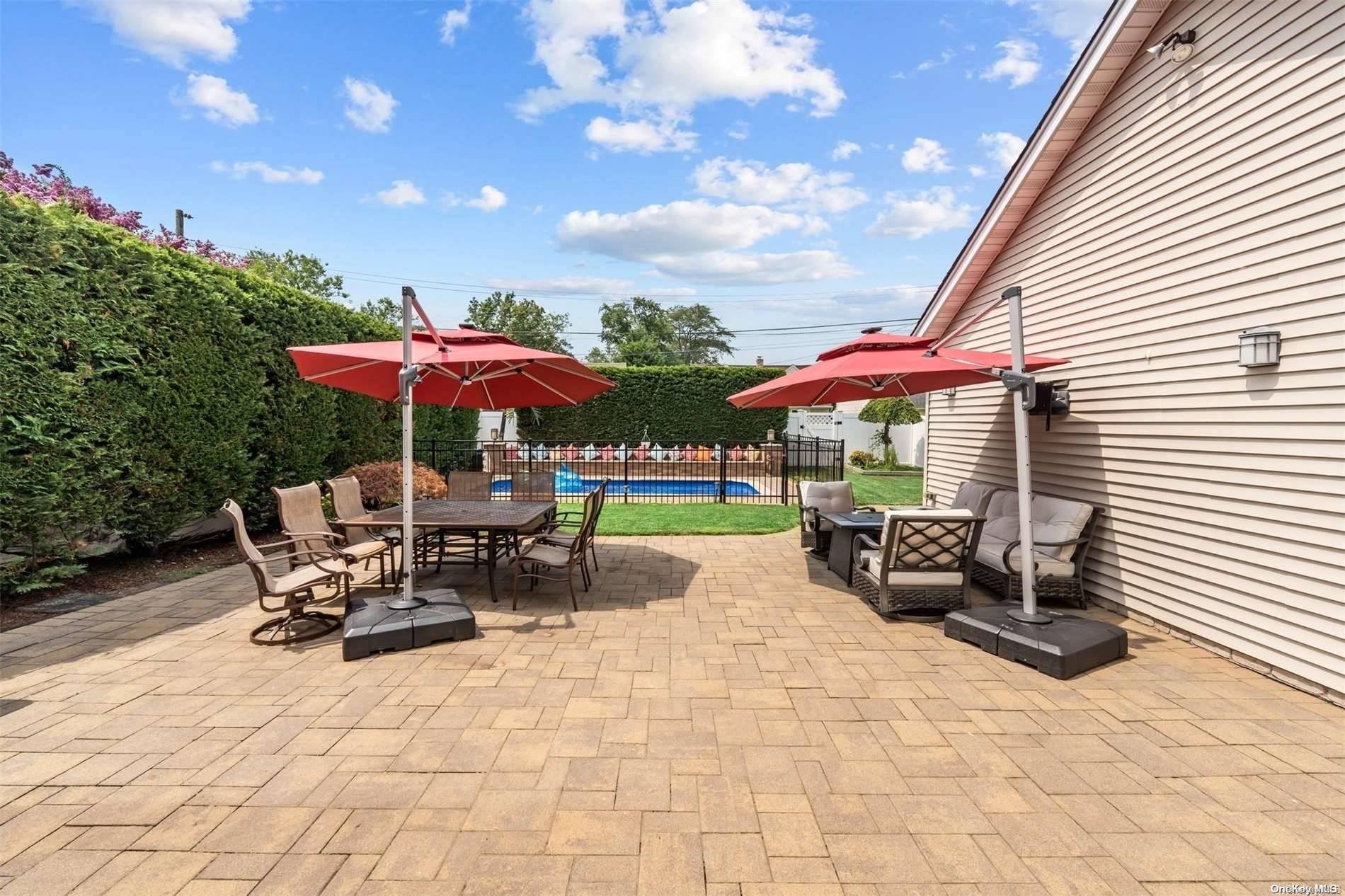 Single Family Sunrise  Nassau County, NY 11710, MLS-L3569391-3