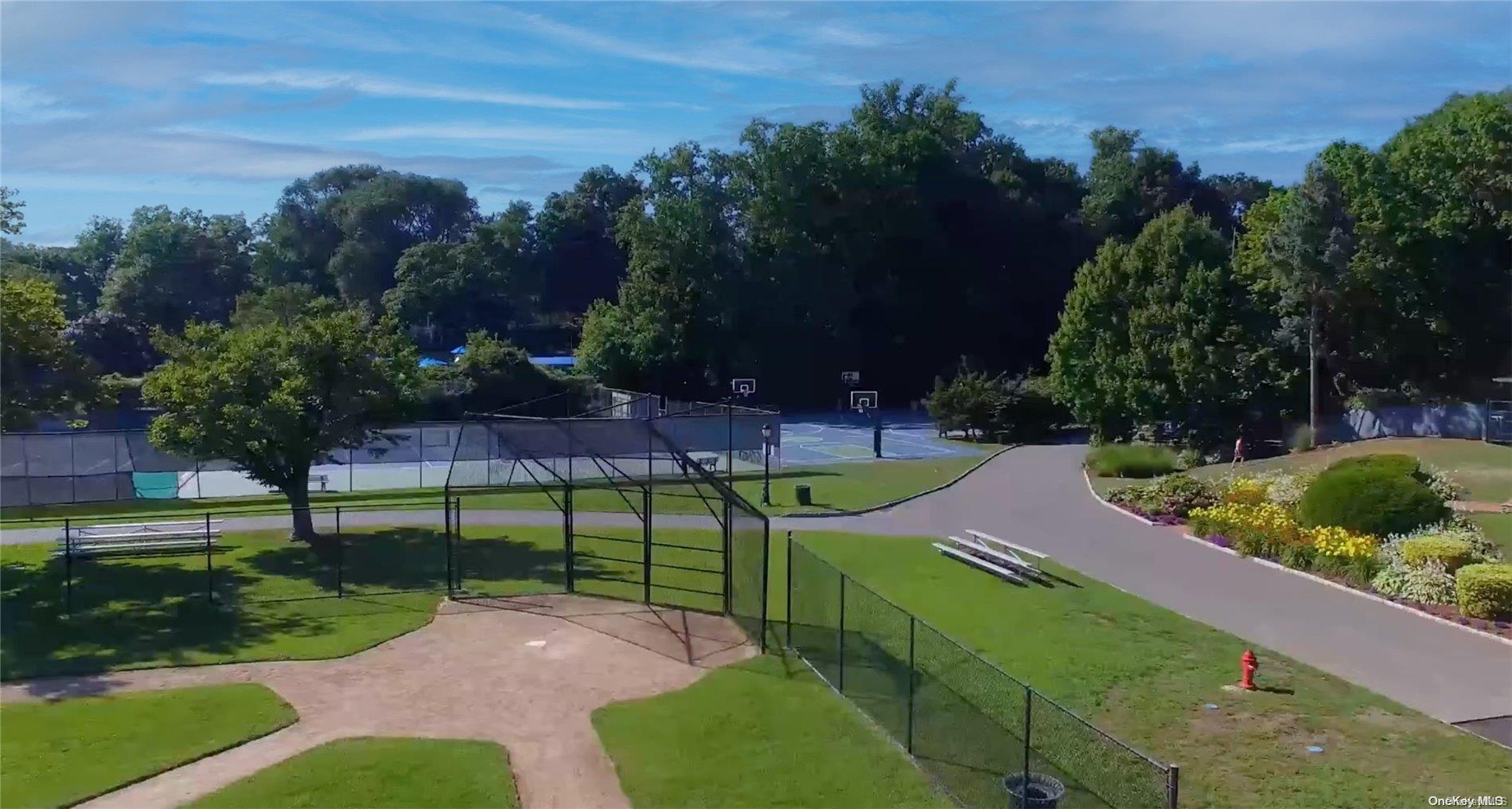 Condo Middle Neck  Nassau County, NY 11021, MLS-L3569436-30