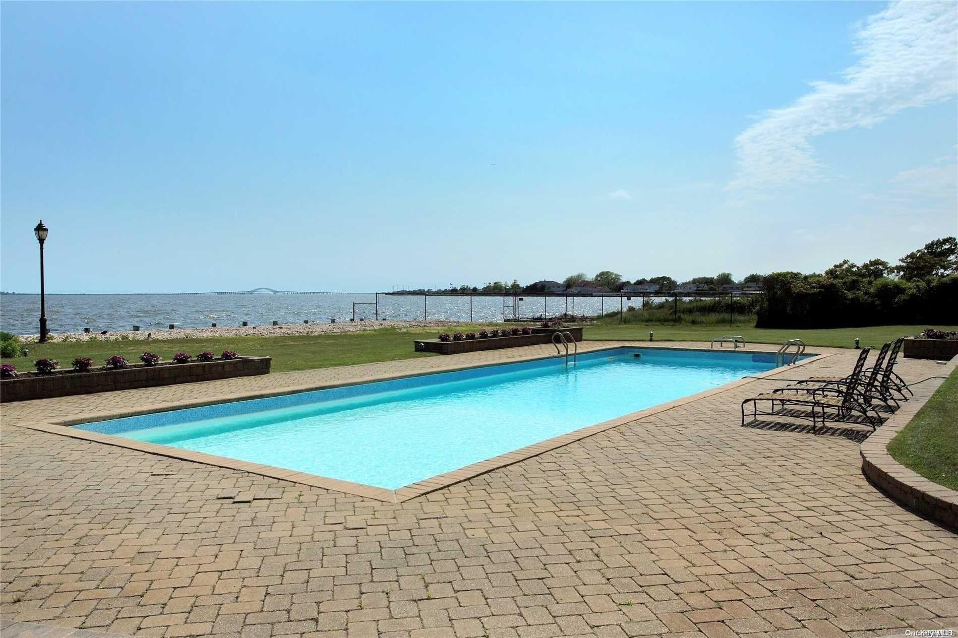 Single Family Saxon  Suffolk County, NY 11706, MLS-L3569659-21