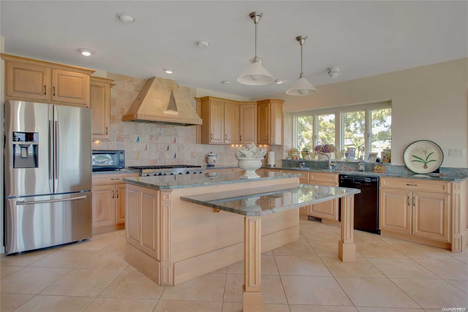Single Family Saxon  Suffolk County, NY 11706, MLS-L3569659-7