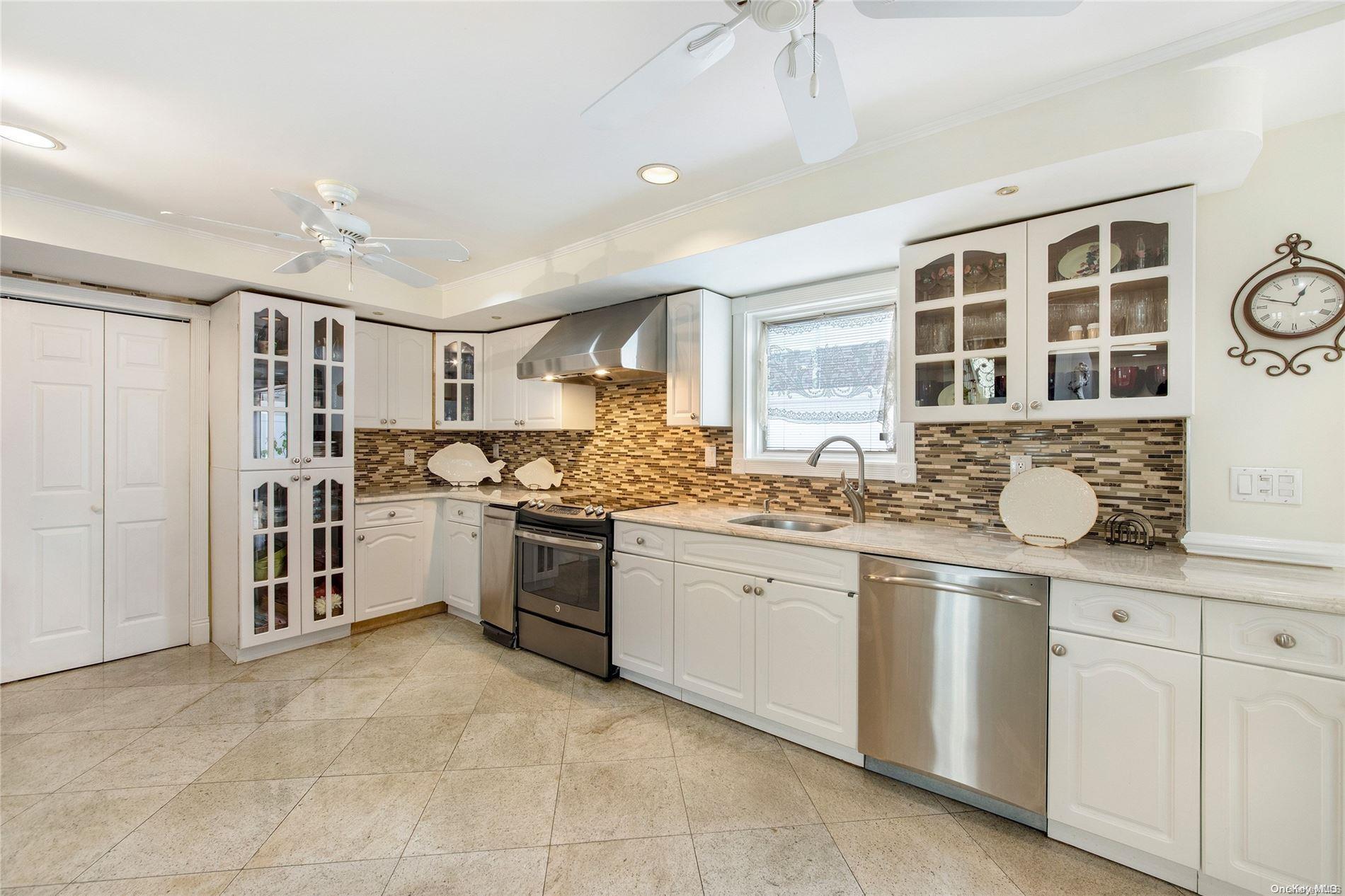 Single Family 91st  Queens, NY 11414, MLS-L3569907-13