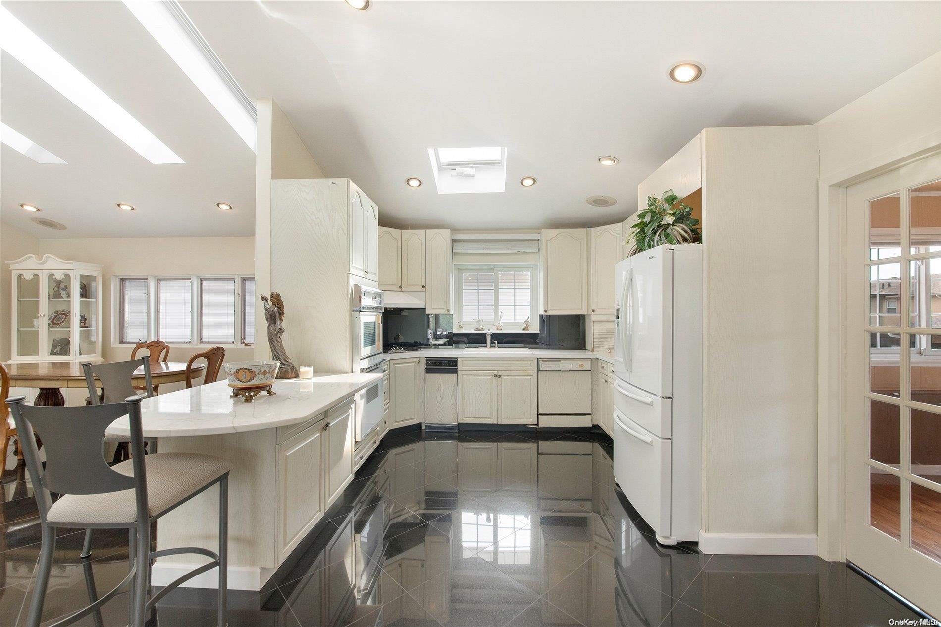 Single Family 91st  Queens, NY 11414, MLS-L3569907-4